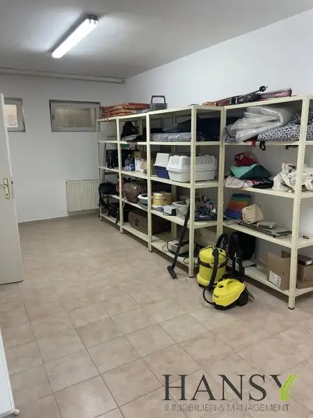 Neuwertiges Traum-Einfamilienhaus in Pfaffstätten: Stil, Pool und Gartenparadies!