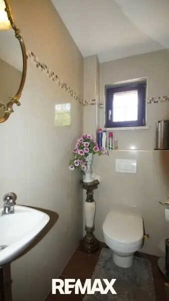 9 WC EG EFH 2000