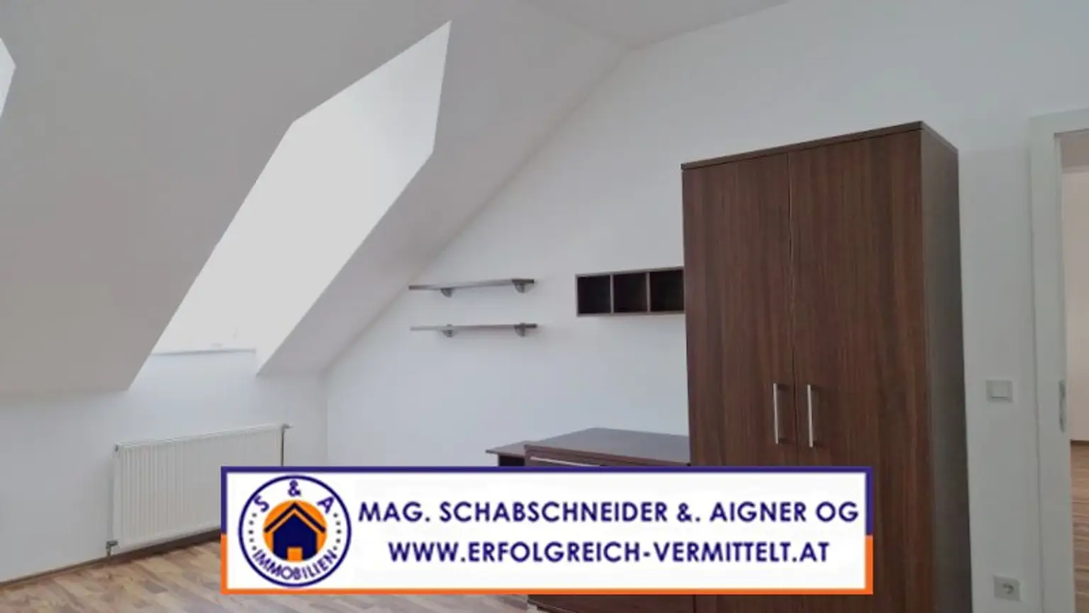 Große Dachgeschosswohnung mit Premium Whirlpool am Hauptplatz zu mieten!