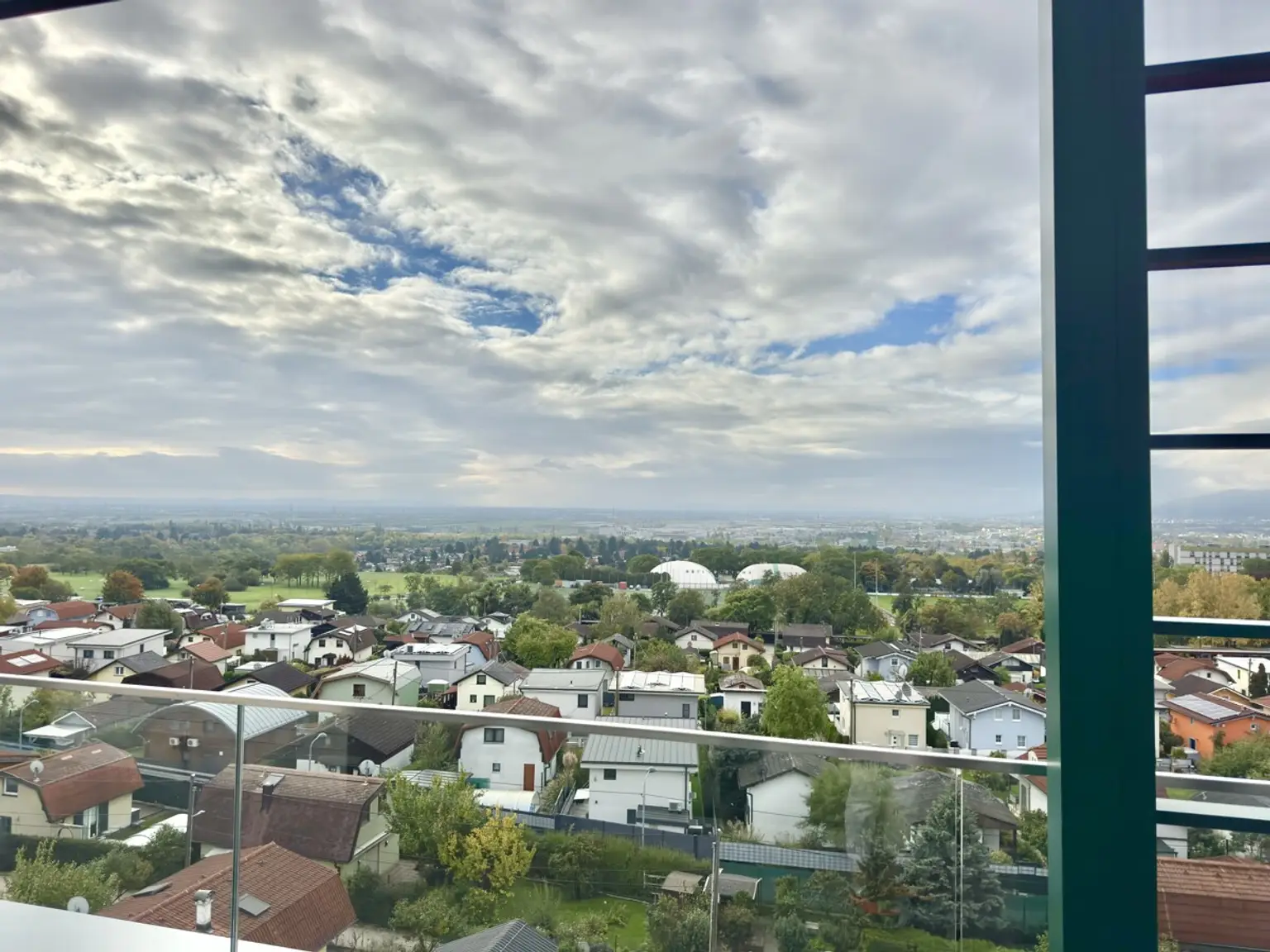 Sonnenpenthouse mit 90m2 Terrasse und Ausblick: Provisionsfrei - Wohnung + Büro mit luxuriöser Ausstattung