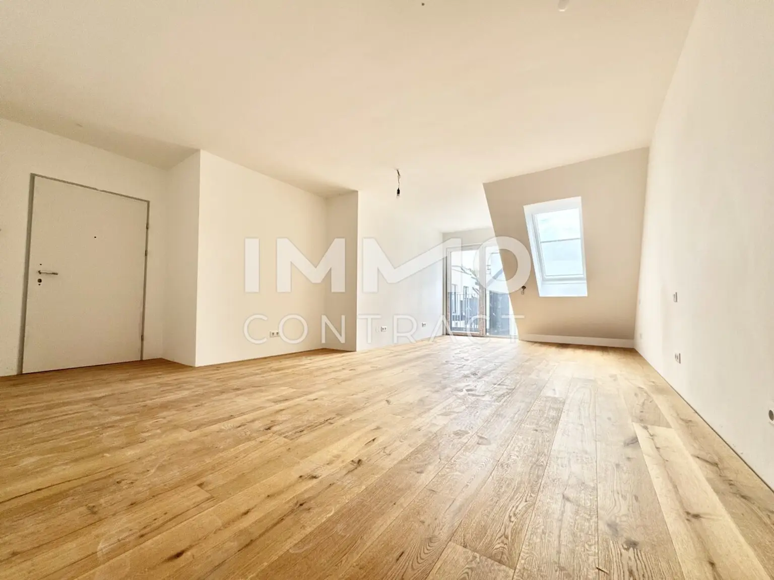 PROVISIONSFREI! modernes Single-Apartment mit 5 m² Balkon und praktischem Grundriss im Dachgeschoss