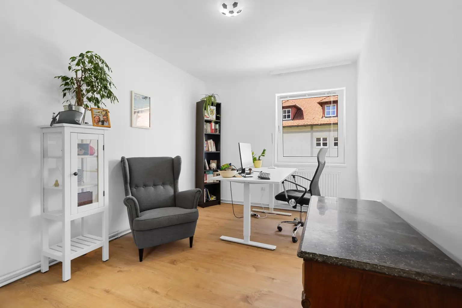 "Ein-/Zweifamilienhaus in ruhiger Lage – mit Sauna & Kachelofen!"
