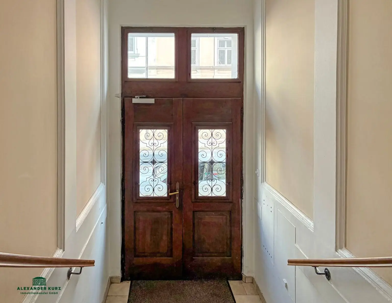 Büro mit Flair und Balkon im Adräviertel