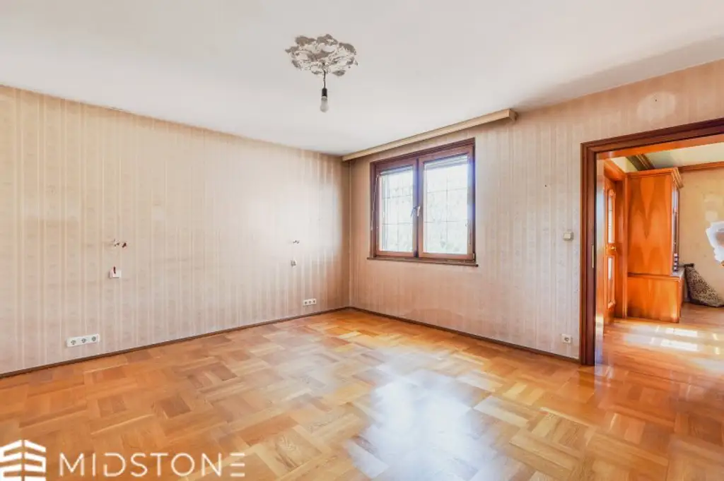 *Großzügiges Einfamilienhaus mit weitläufigem Garten* - Top-Lage in Traiskirchen