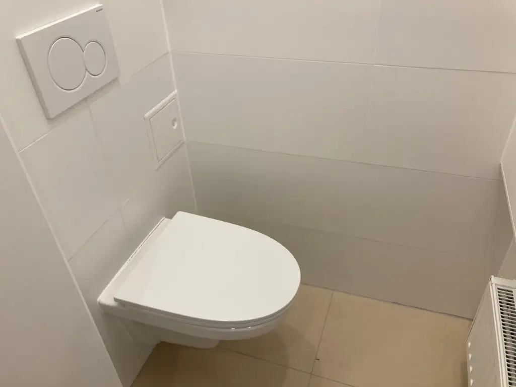 TRAUMHAFTE ALTBAUWOHNUNG NÄHE WIFI!