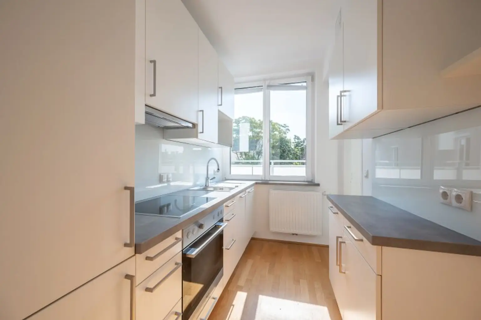 +++ NEU +++ helle 3-ZIMMER TRAUMWOHNUNG MIT 2 TERRASSEN, optimale Aufteilung, letzter Stock, Küche separat. Tolle Lage! ++++