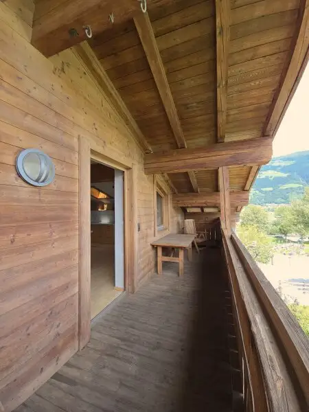 Fügen - großzügige 4 Zimmerwohnung im Dornröschenschlaf