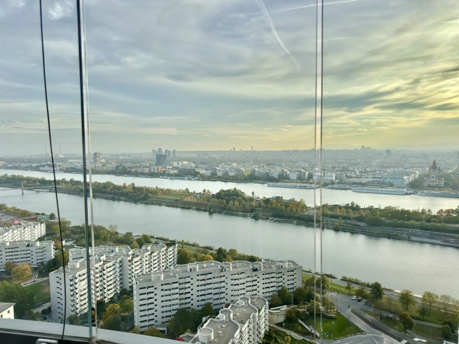 Provisionsfrei: U1 Donauinsel - Schnäpphen Hit! Außergewöhnliche Liegenschaft inklusive täglichem Urlaubsfeeling