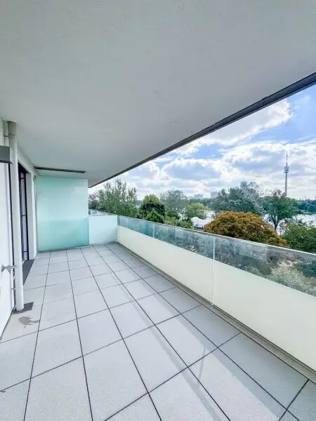 3-Zimmer-Wohnung mit Balkon & Blick auf die Alte Donau – Top-Zustand, klimatisiert, zentral begehbar!
