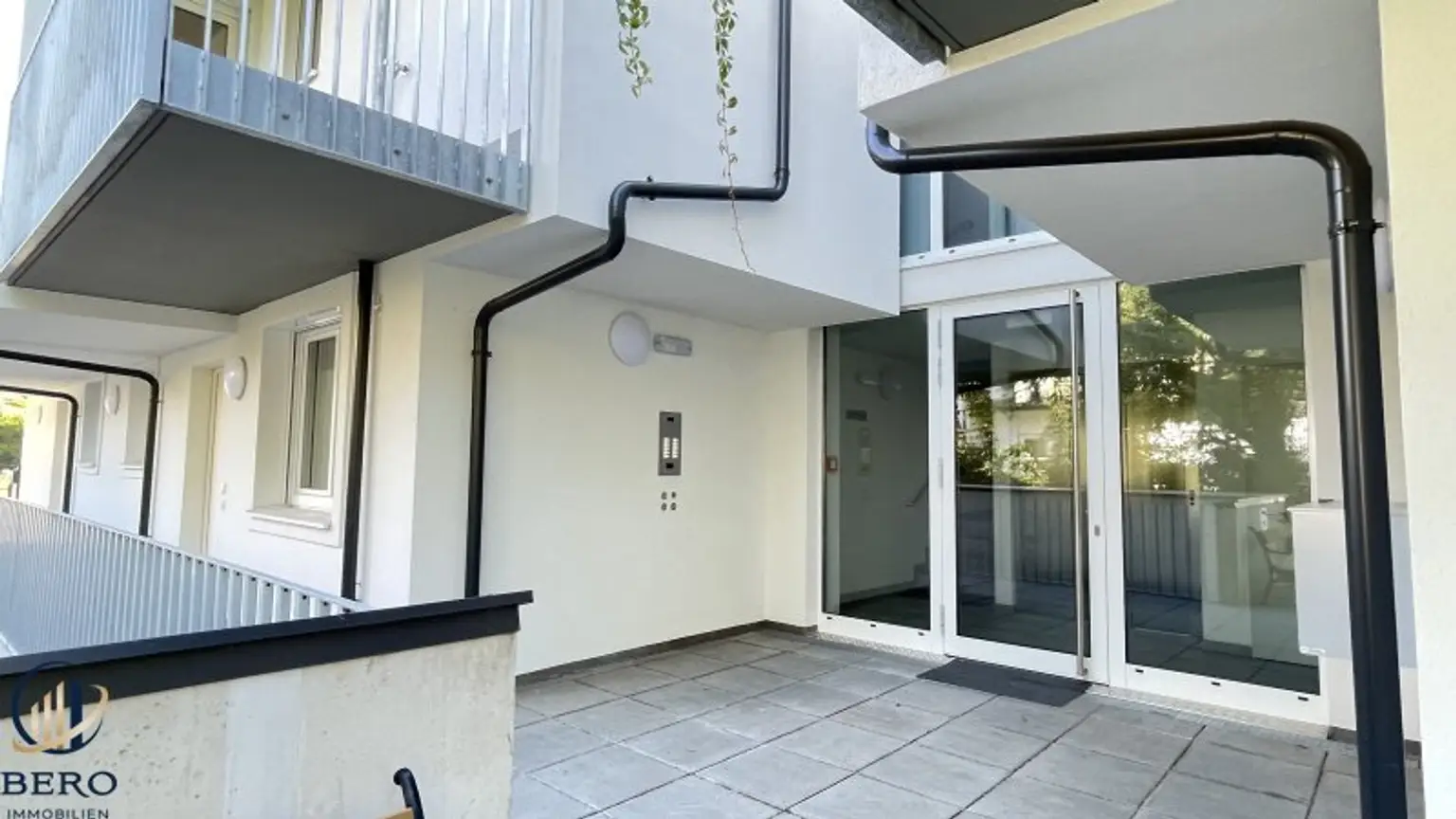 "Erstbezug- 3 Zimmer-Maisonette mit großer Terrasse