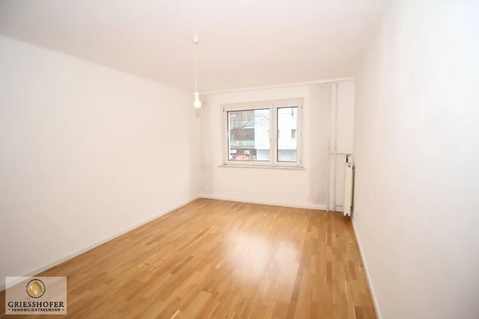 Schlafzimmer unmöbliert vorher