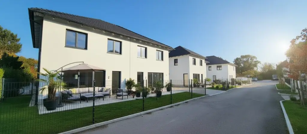 Letzte Chance auf diesen Preis! Nächstes Jahr wird es teurer! Nur noch 2 moderne Doppelhaushälften verfügbar!