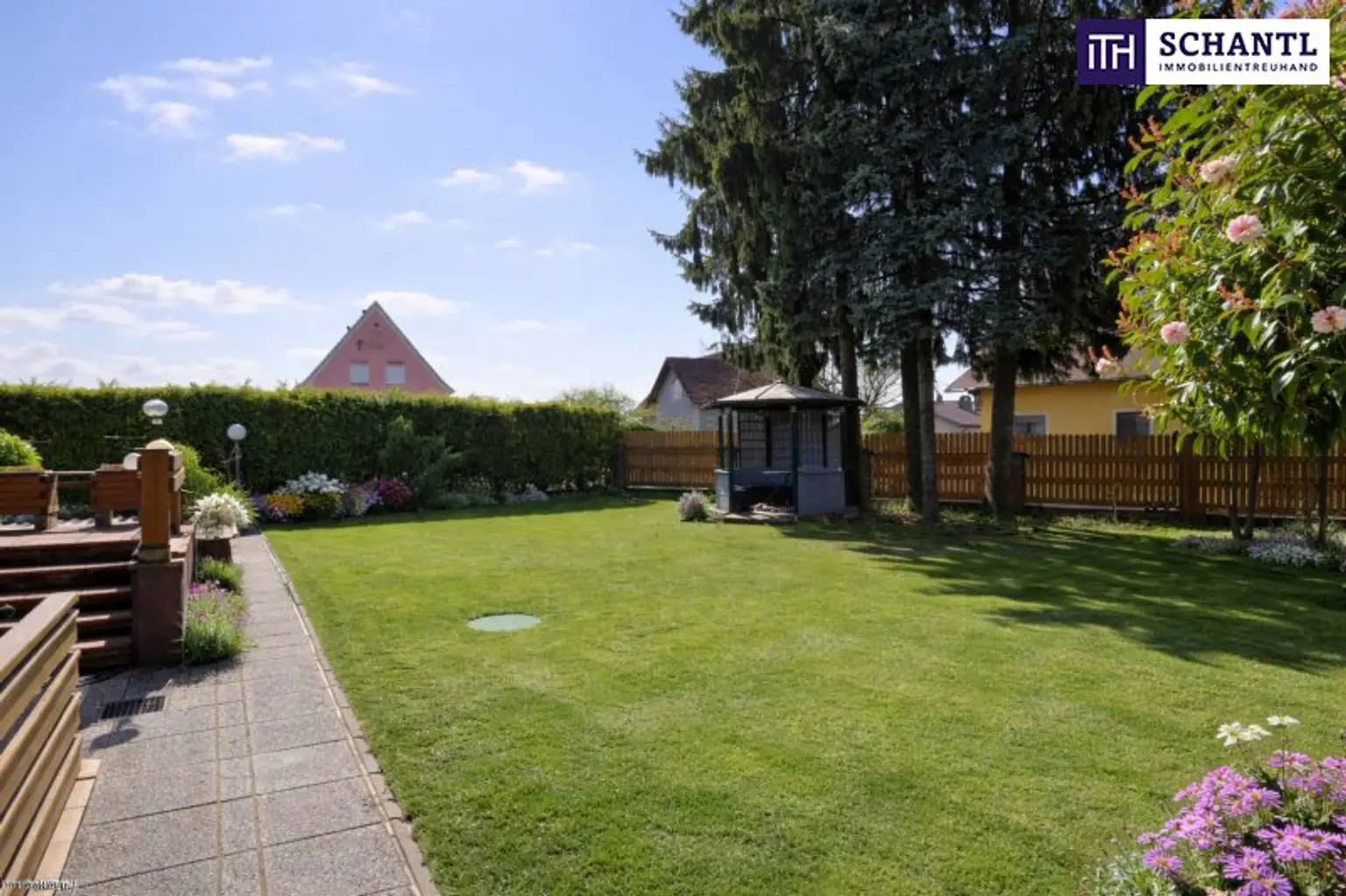 Charmantes Einfamilienhaus mit großem Garten, Pool & viel Herz in Graz-Liebenau!