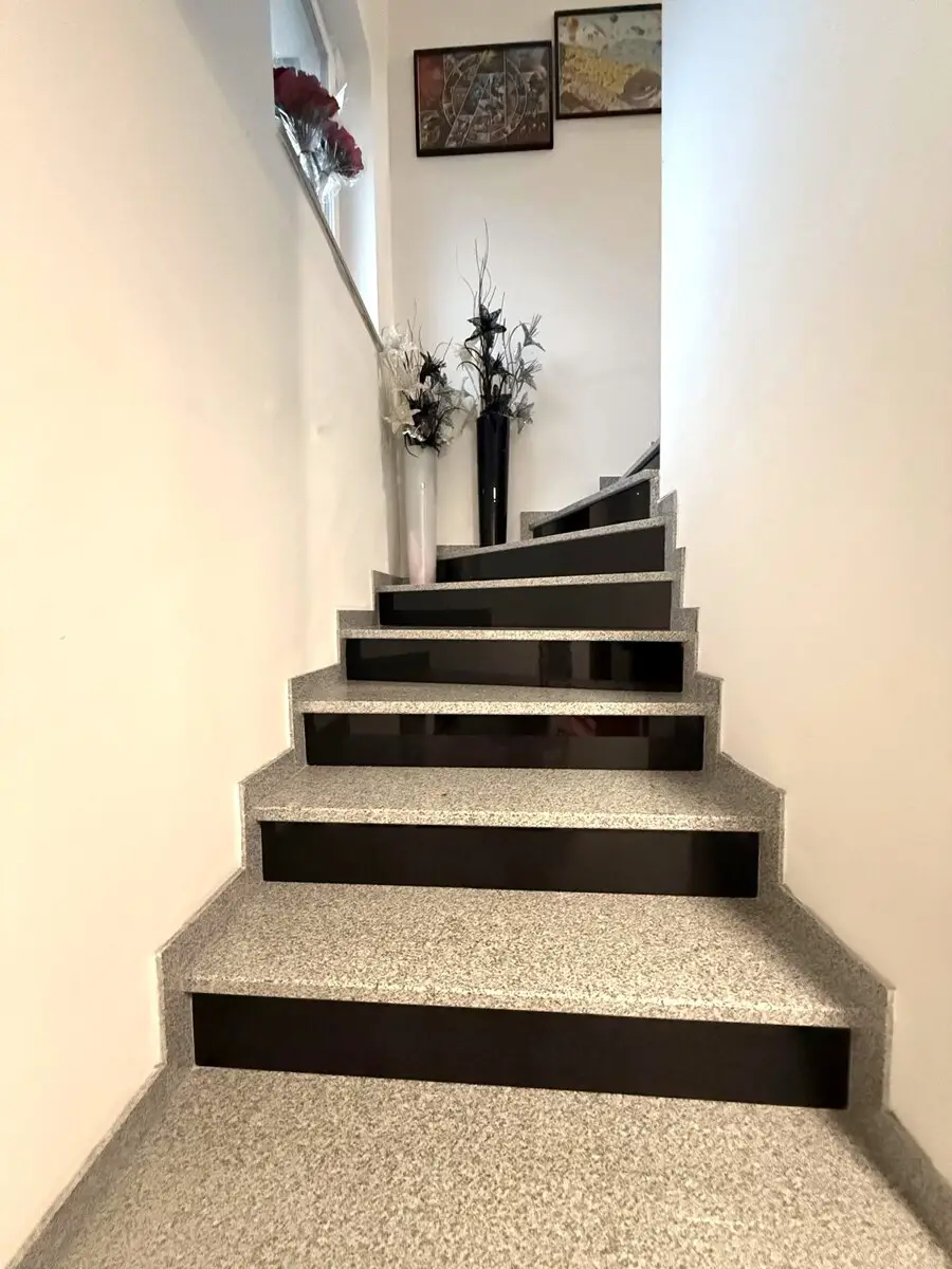 Dein neuer Lieblingsplatz: Balkon, Sonne und traumhafter Ausblick!