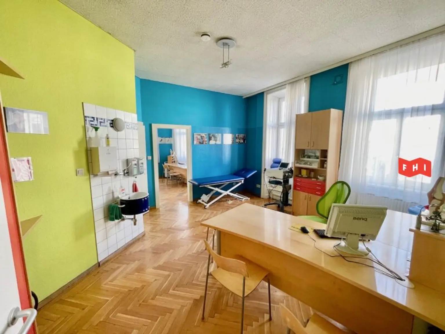 Gepflegtes 4 Zimmer Altbau-Büro-Praxis Nähe Wattgasse/Hernalser Hauptstraße