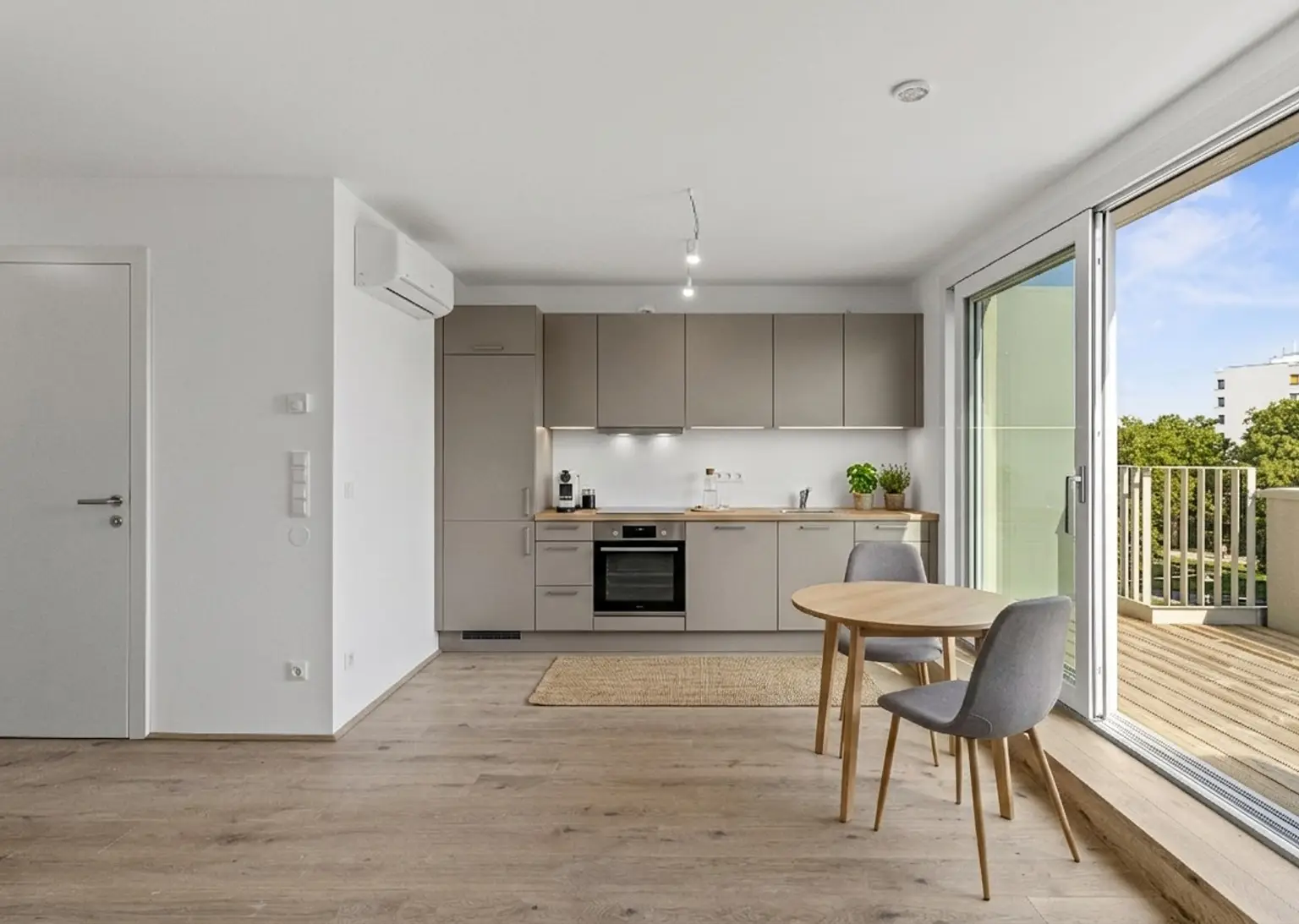 Vis top29 (1) | ++ LICHTDURCHFLUTETE DG-Wohnung ++ im Projekt KARL74 | Prima Service Immobilien