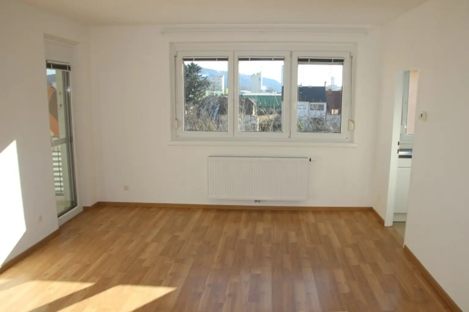 WALK-IN DUSCHE, EWE-KÜCHE, SÜDSEITIGE LOGGIA, GRÜNBLICK, ATTRAKTIVE NEUBAUMIETE IN KORNEUBURG!!
