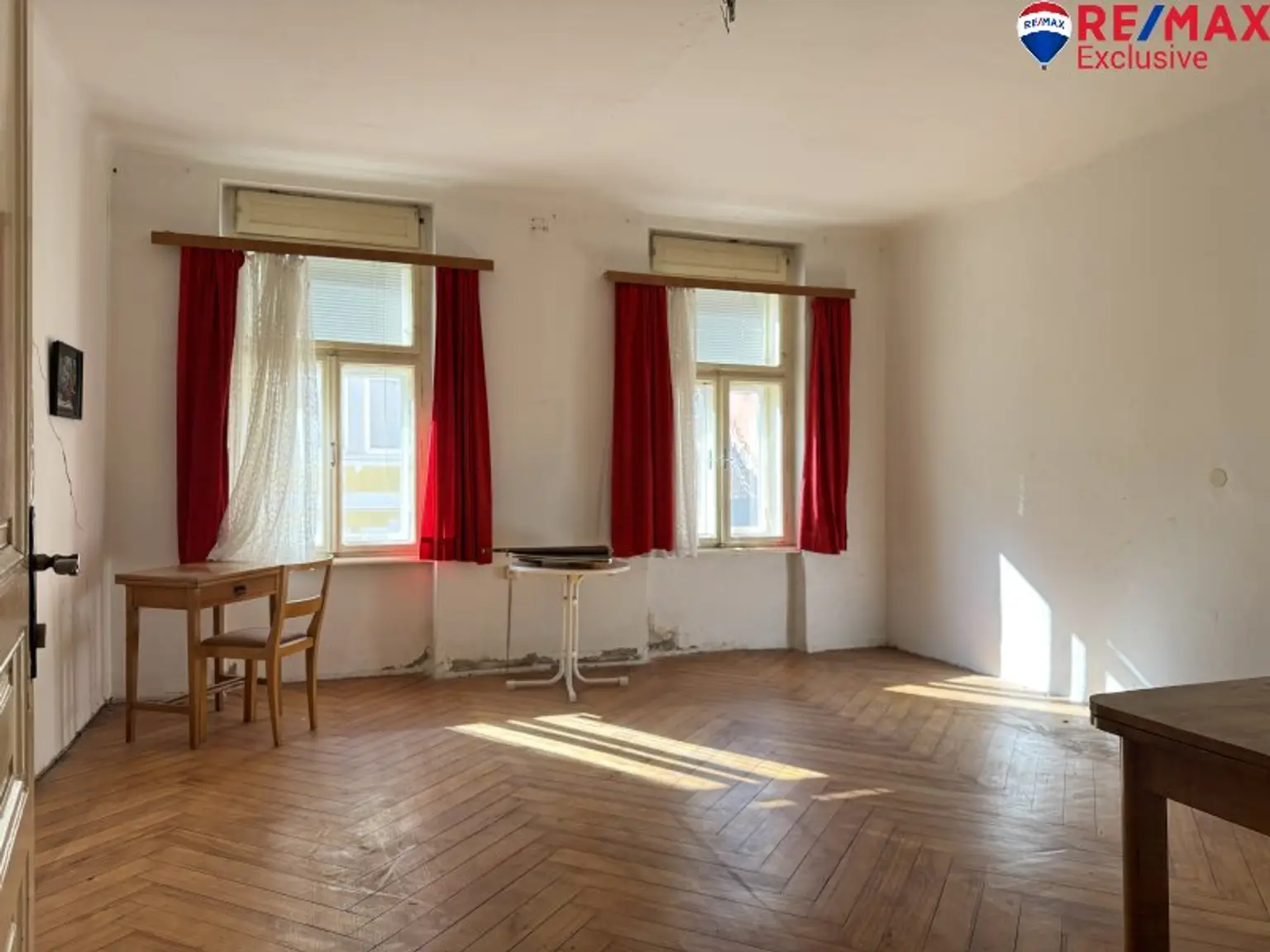 Zeitwandel - Mehrparteienhaus mit Entwicklungspotenzial in Wiener Neustadt!