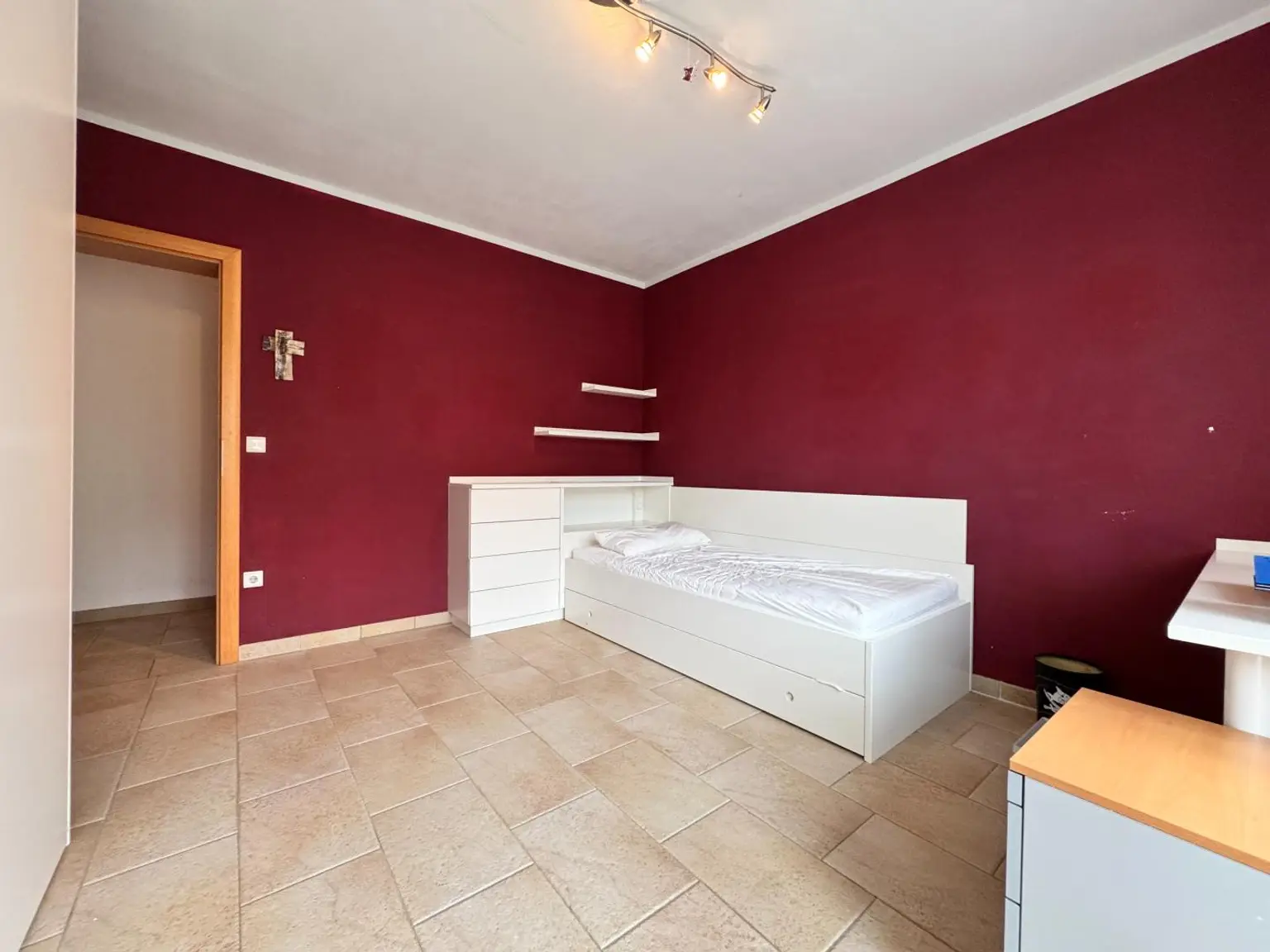 XXL Traum Bungalow mit Kachelofen überdachter Terrasse, Gartenoase, Wohnkeller und Doppelgarage  im Laahfeld /Ansfelden