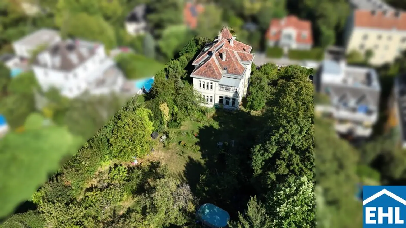 Historische Villa mit Baugrund in exklusivster Lage des 13. Bezirks