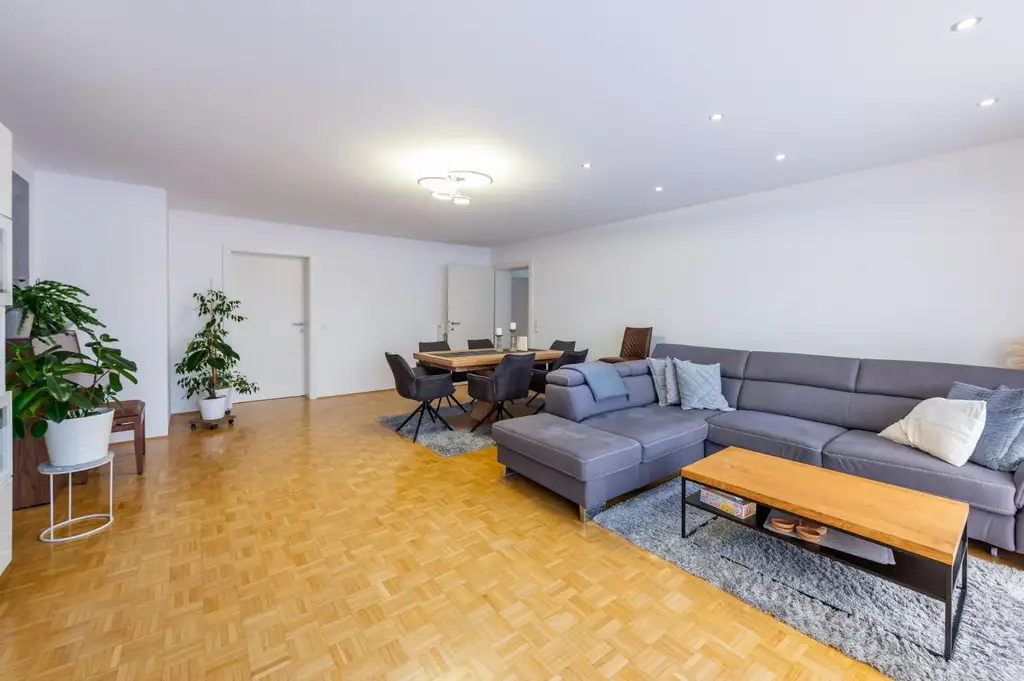 Liebevoll sanierte 3-Zimmer-Wohnung mit zwei Balkonen nähe Stadtstrand