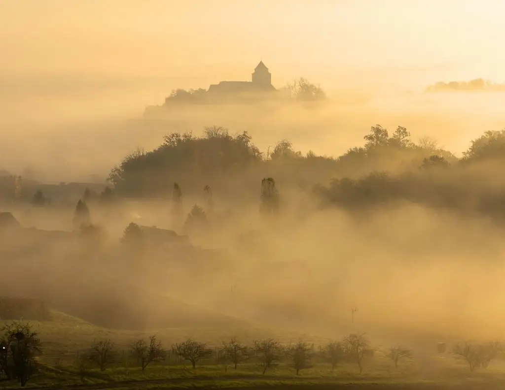 Südsteiermark: Luxuriöse Wohnung mit Garten und Blick auf Schloss Ehrenhausen!