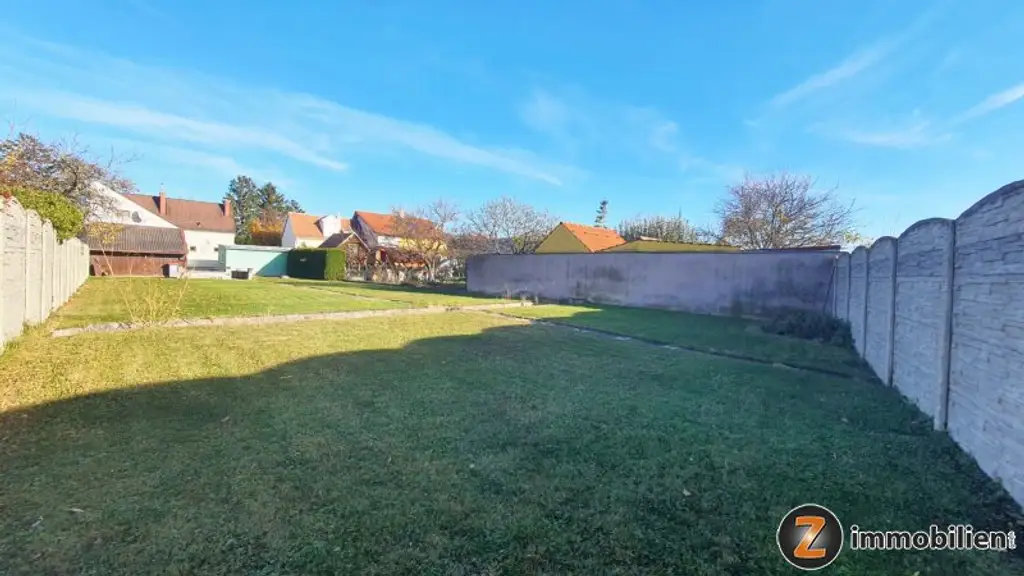 Wampersdorf: Charmantes Haus mit großem Garten und Potenzial