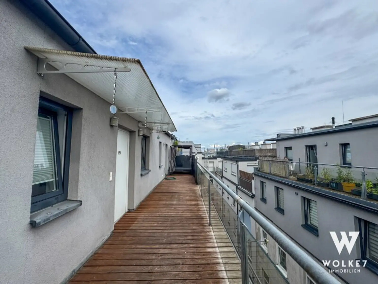 Moderne 2-Zimmer-DG-Wohnung (3 Zimmer möglich) mit Terrasse – Urbaner Wohnkomfort mit Klimaanlage I Nähe Absberggasse