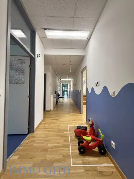 VOLL AUSGESTATTETER KINDERGARTEN IN TOP-LAGE IM INDUSTRIEGEBIET LIESING – IDEAL FÜR ELTERN AM ARBEITSPLATZ