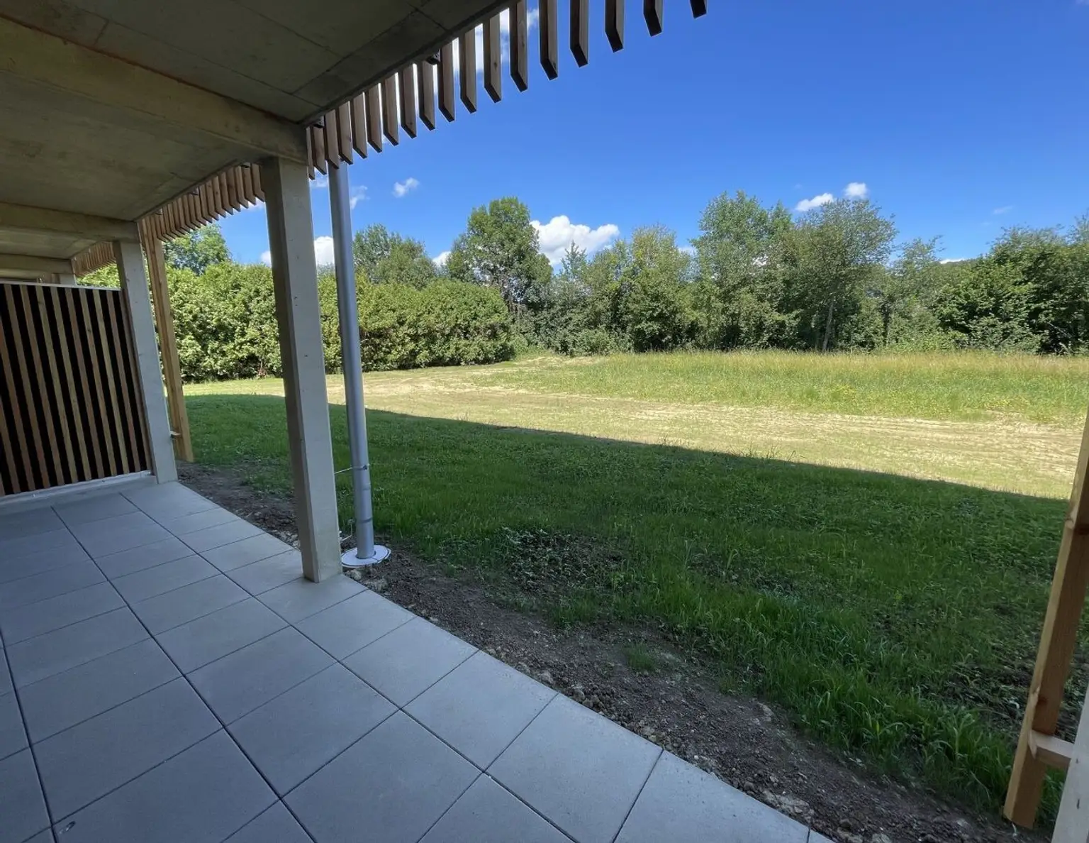 Moderne Erdgeschosswohnung in Heiligenkreuz: Erstbezug mit Terrasse