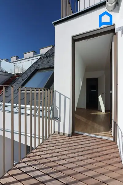 ERSTBEZUG, JETZT einziehen! Dachgeschoss NEU mit modernster Ausstattung c. 113 m² Wohnfläche, 4 Zimmer plus Nebenräume, Wärmepumpe, FBH, Deckenkühlung