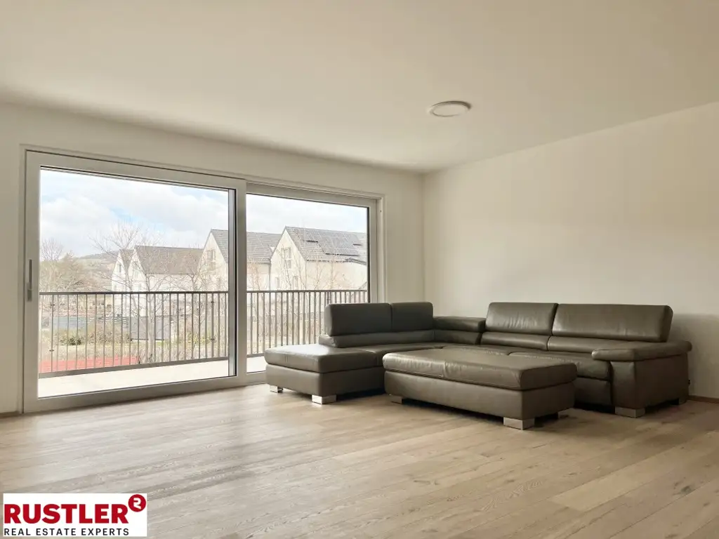 Helle Top ausgestattete Wohnung mit großem Balkon!