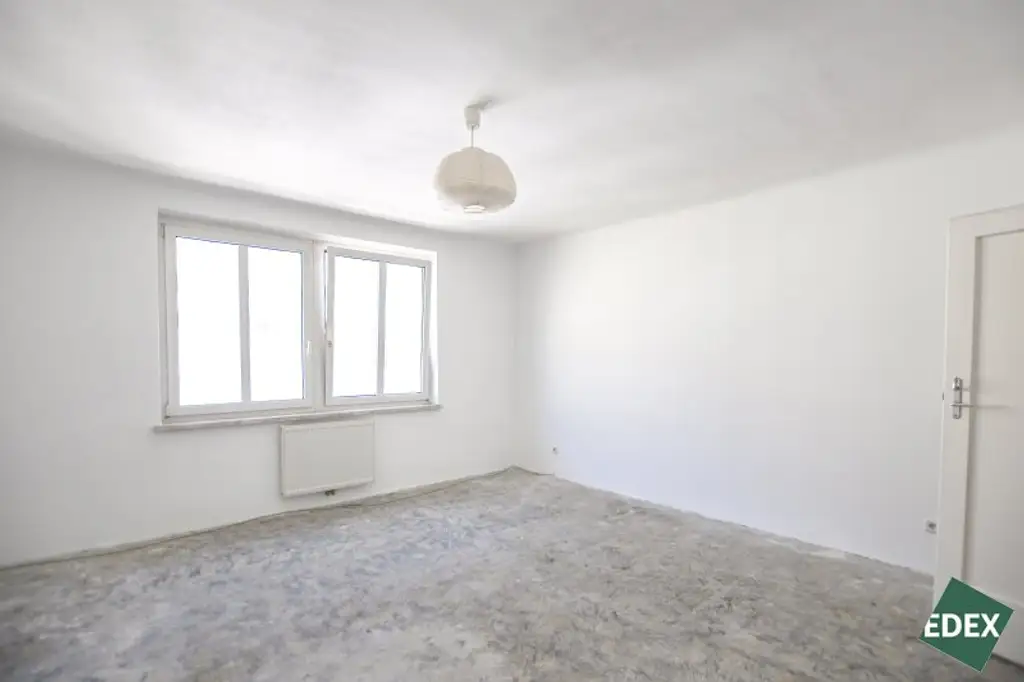 Direkt am Schweizergarten: Schöne 2-Zimmer-Wohnung mit separater Küche