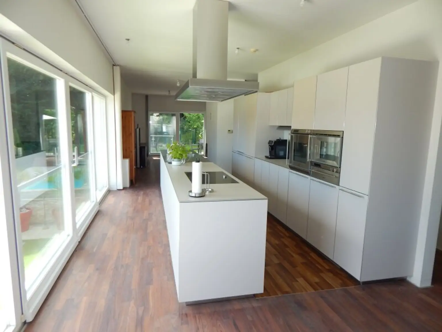 "Wohntraum" Villa mit Pool - Fernblick und direkten Zugang zum Wald