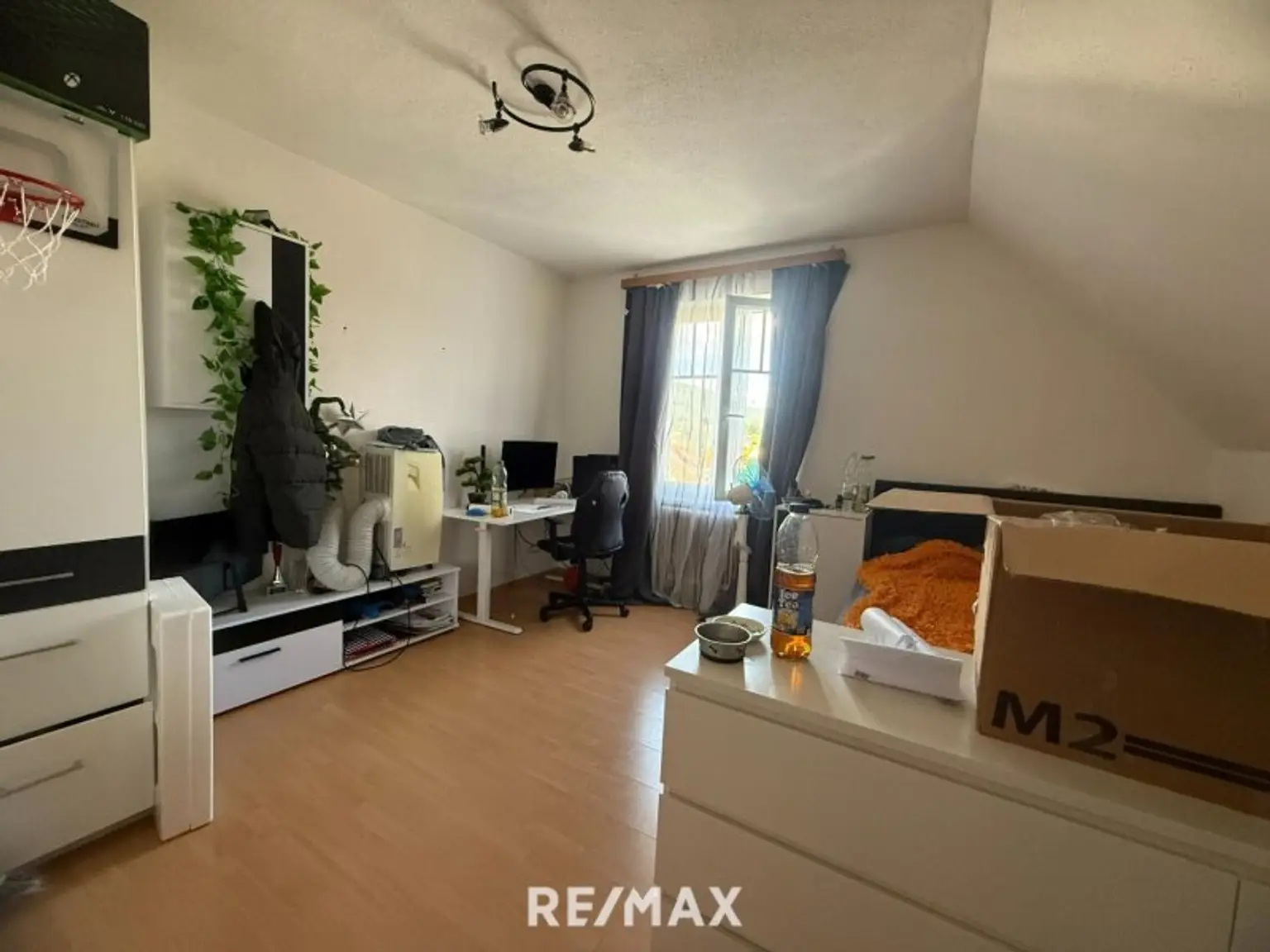 *** Gemeinschaftsprojekt oder Investment? Zwei Häuser, sechs Stellplätze, großes Grundstück in Toplage! ***