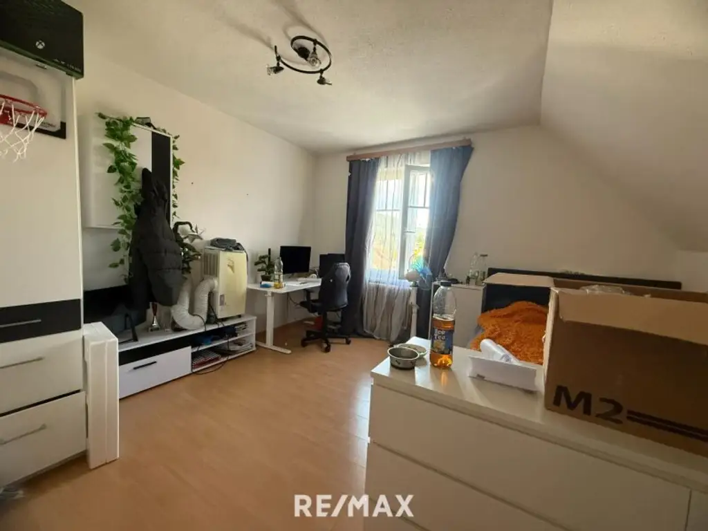 *** Gemeinschaftsprojekt oder Investment? Zwei Häuser, sechs Stellplätze, großes Grundstück in Toplage! ***