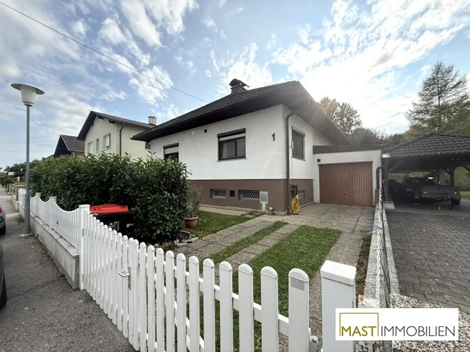 Gepflegtes Einfamilienhaus mit großzügigem Garten – Wohnen nahe dem Neufelder See