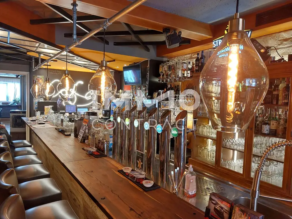 EINZIGARTIGES BETRIEBSBEREITES HOTEL-BAR-RESTAURANT AM HAUPTPLATZ
