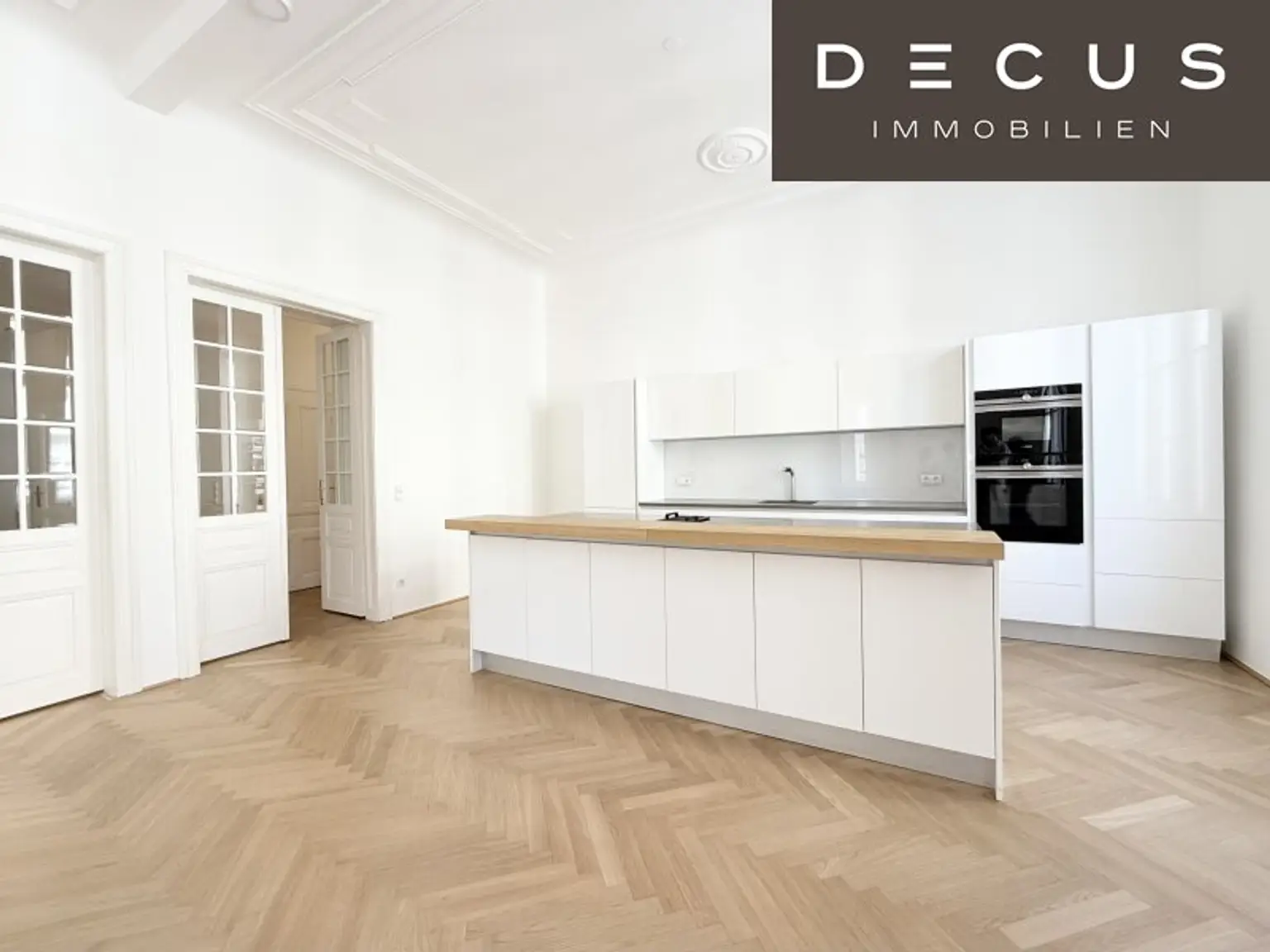 | AB SOFORT | ERSTBEZUG NACH SANIERUNG | SCHÖNER ALTBAU | NAHE ROCHUSMARKT | KEINE WGS | BESICHTIGUNGEN MÖGLICH