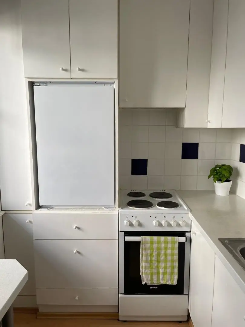 GARCONNIERE MIT LOGGIA NÄHE LAXENBURGERSTRASSE/ SOFORT TERMIN AUSMACHEN