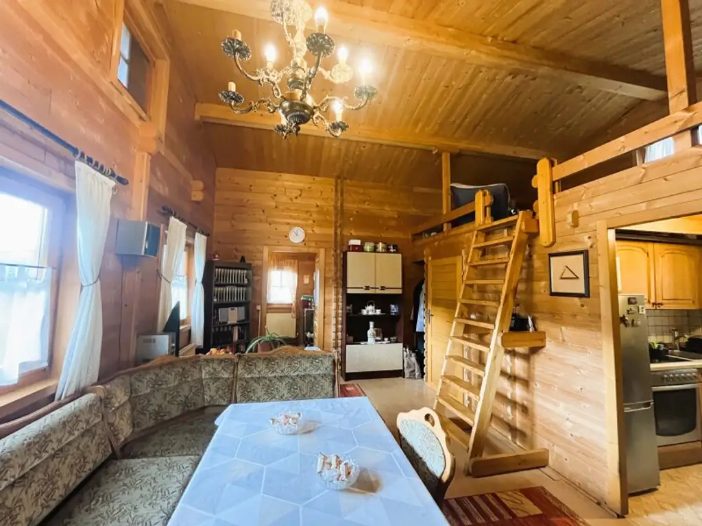 Einfamilienhaus mit Charme und Potenzial in der Schwarzlackenau - Superädifikat