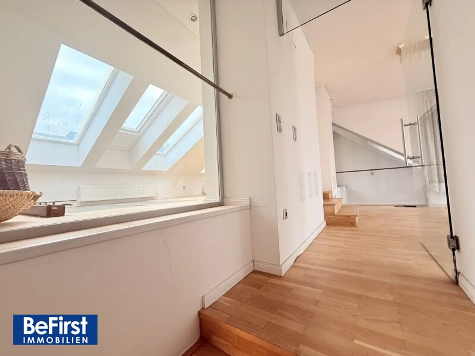 Einzigartige Gelegenheit: Traumhaftes Mehrfamilienhaus in eleganter Lage von Gersthof