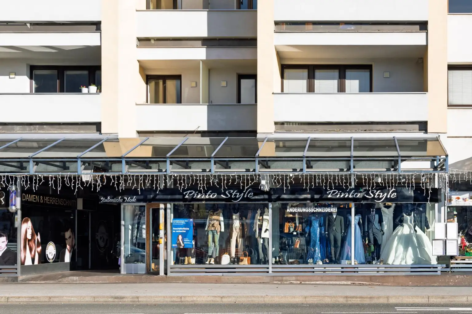 Aussenansicht Schaufenster Bundesstrasse