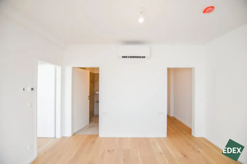 Erstbezug nach Sanierung: Schöne 2-Zimmer-Wohnung mit Top-Anbindung