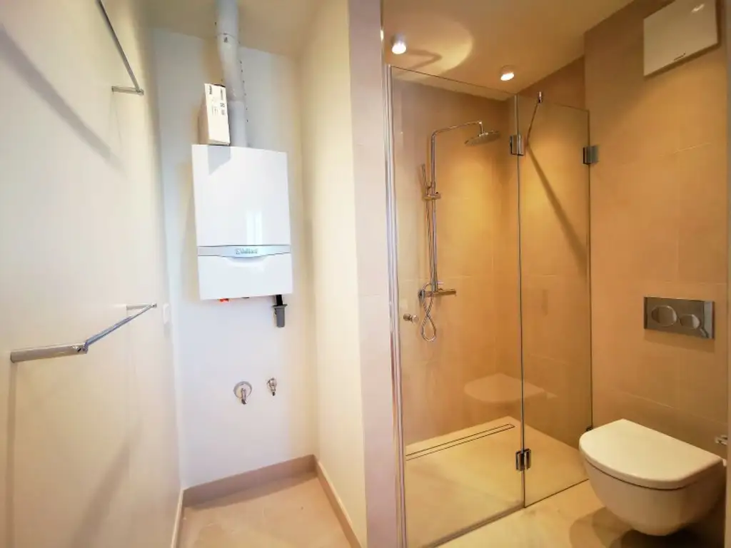 URANIA: 3 Zimmer mit hofseitiger Terrasse in Ruhelage: Luxus pur in Citynähe