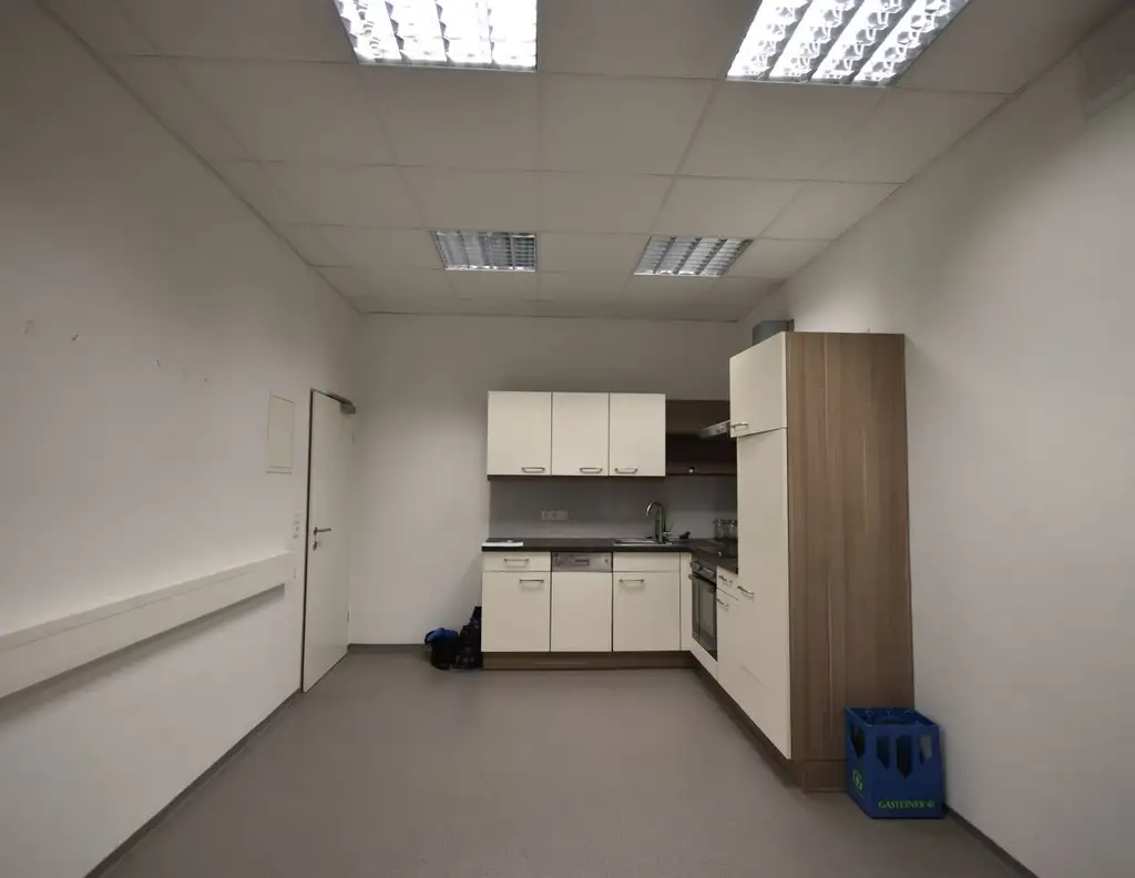 "BETRIEBSOBJEKT mit BÜRO und LAGER in Bergheim mit guter Anbindung"