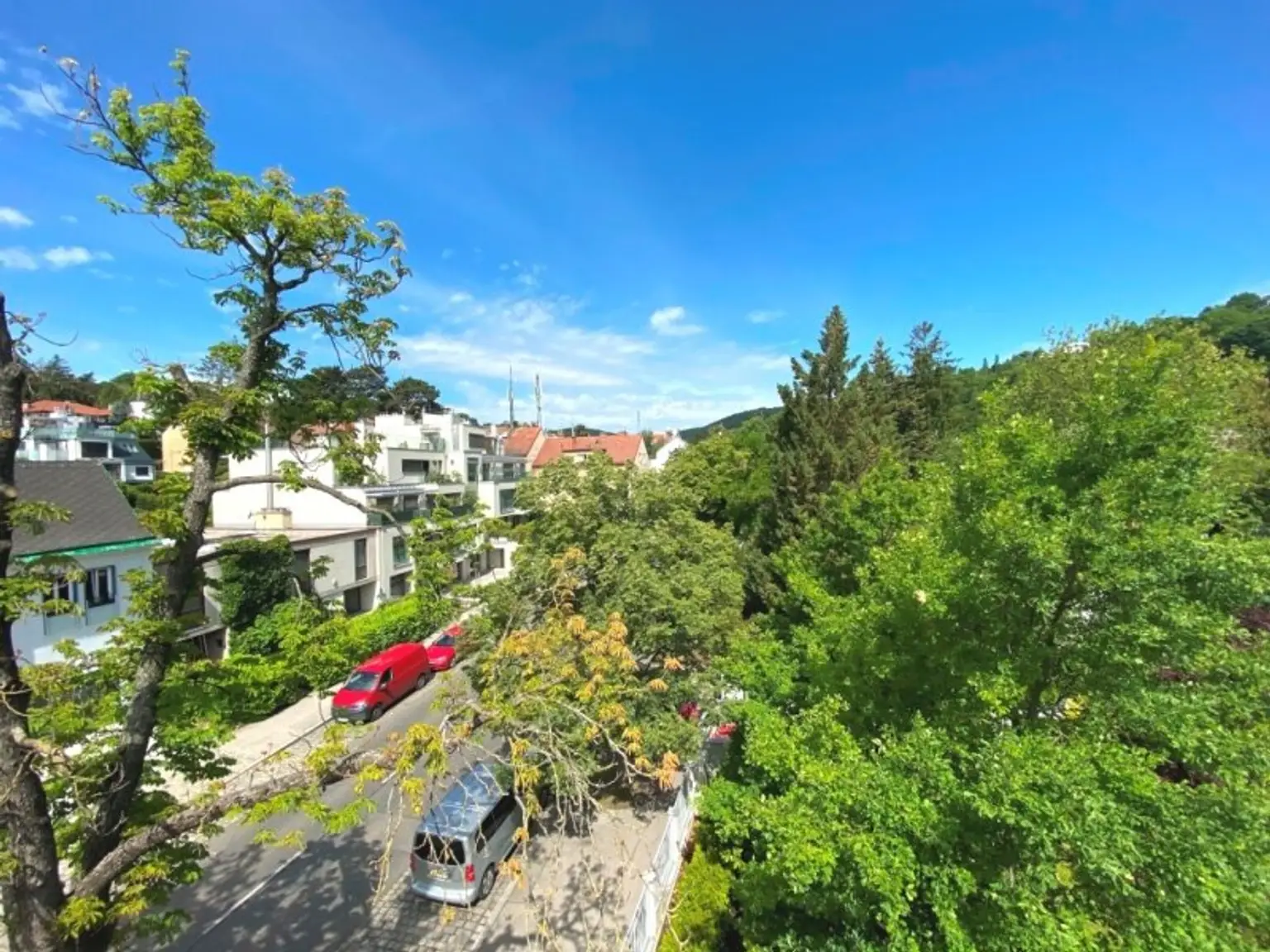 2 Zimmer DG-Wohnung - Erstbezug nach qualitativ hochwertiger Komplettsanierung - plus 2 Terrassen mit gesamt ca. 13,58 m²