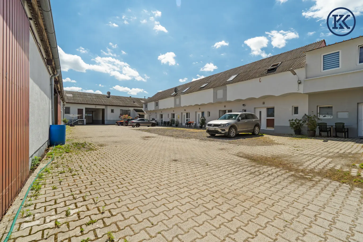 Lebendiges Unternehmen mit monatlichen Einnahmen von 10-12.000€