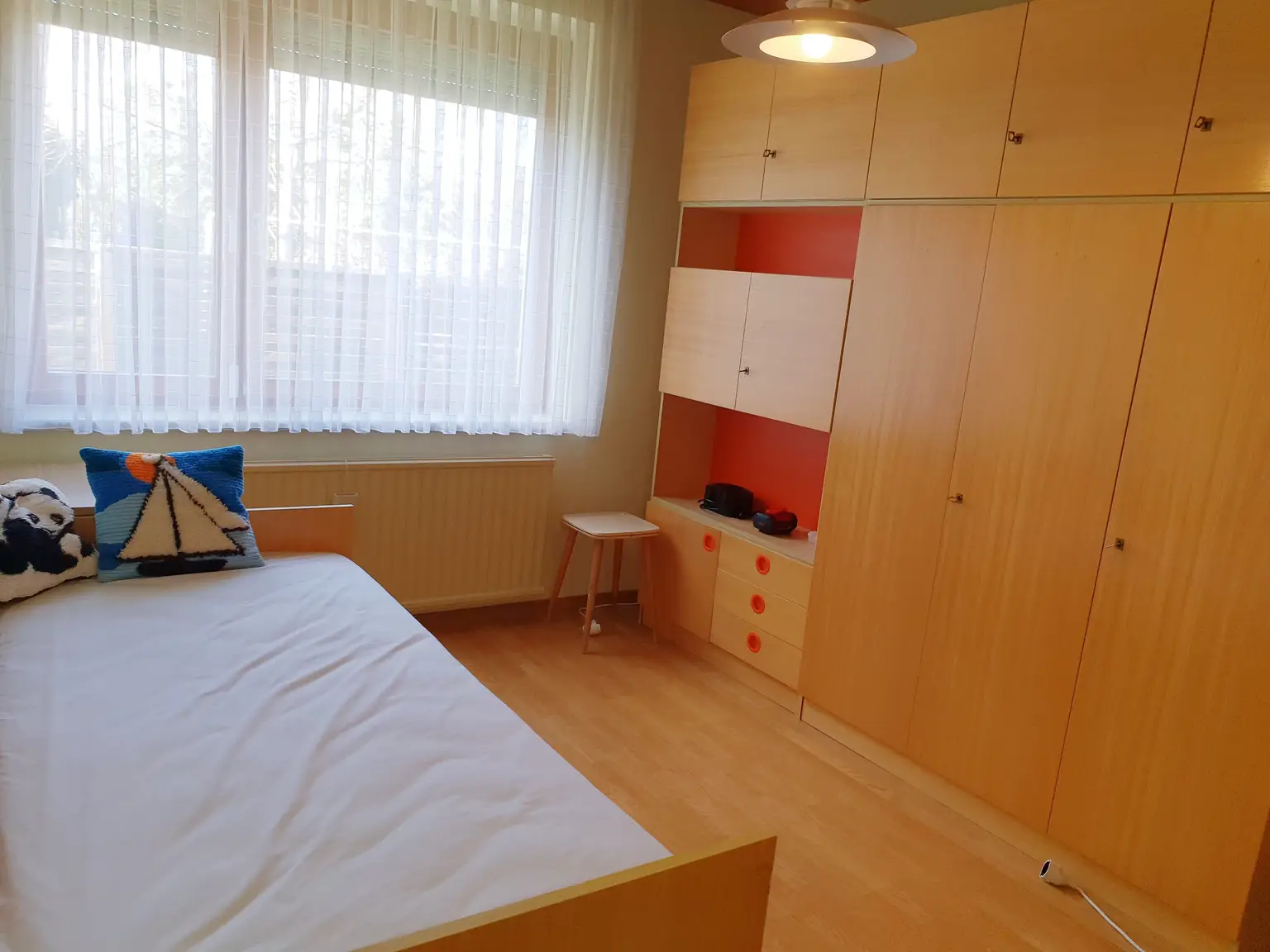 Edler Bungalow mit Swimmingpool zu verkaufen!