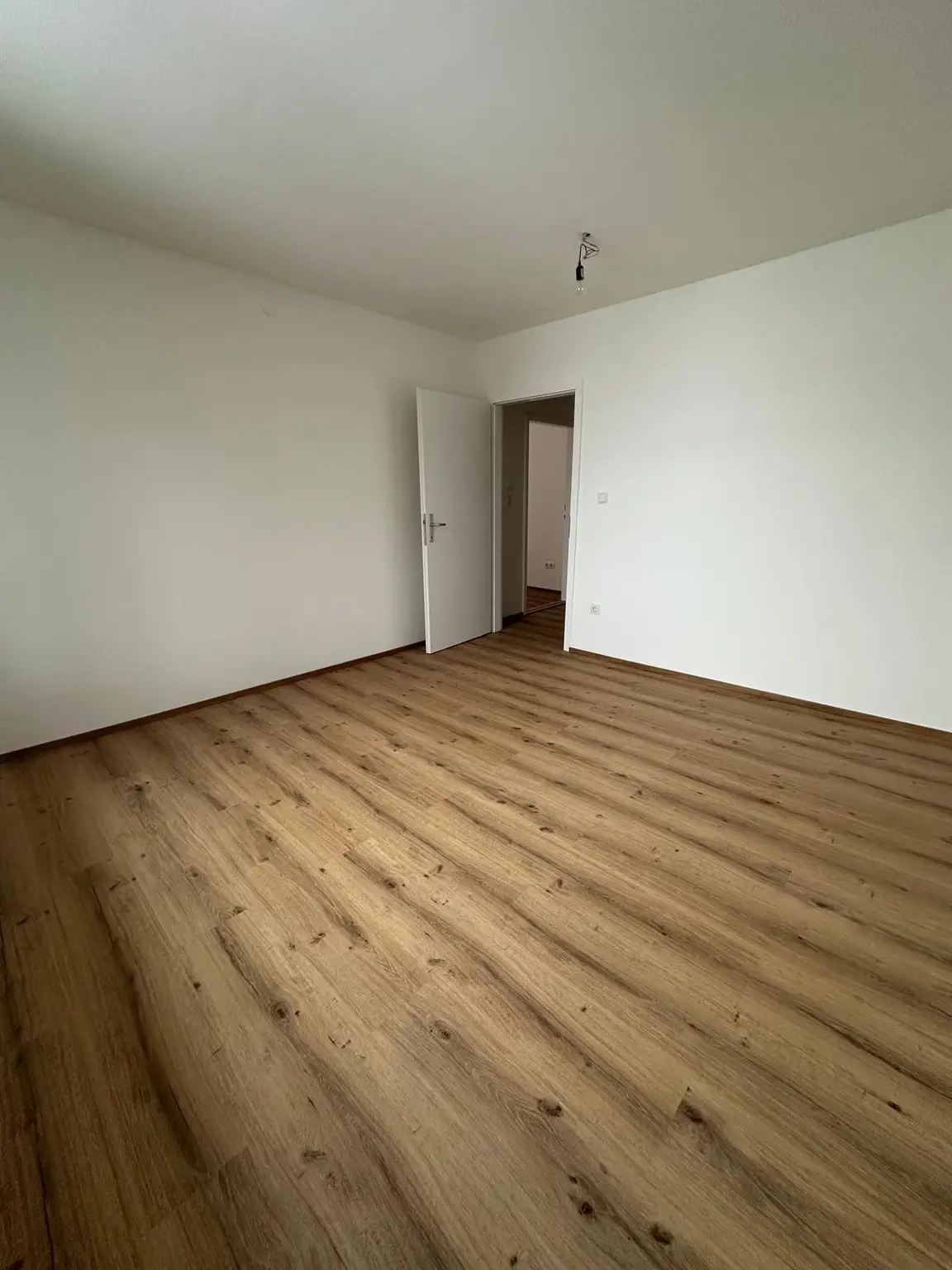 ###ERSTBEZUG###Exklusives Wohnerlebnis am Römerberg – Ruhe, Natur & Stadtnähe in Baden